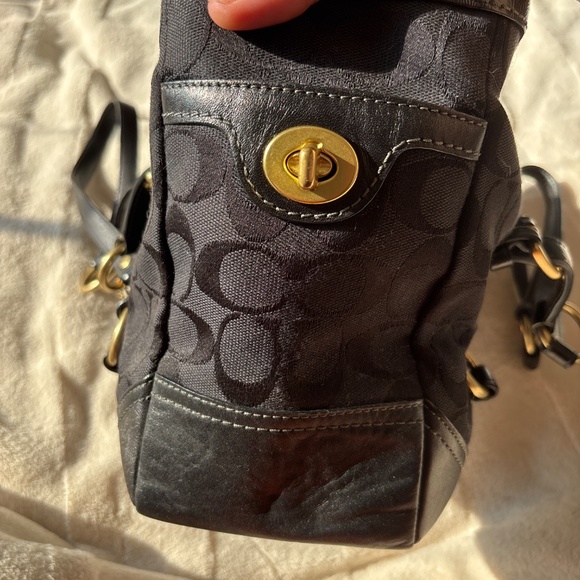 Coach Shoulder Bag 10630 - Picture 4 of 10